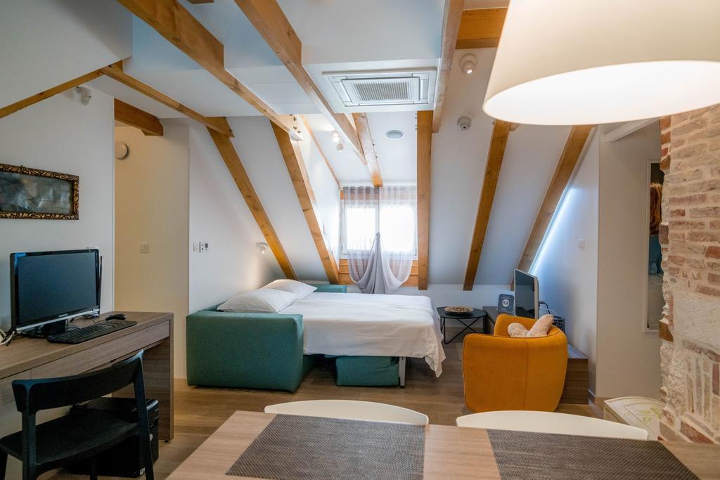 Apartment Atticus Split Exteriör bild